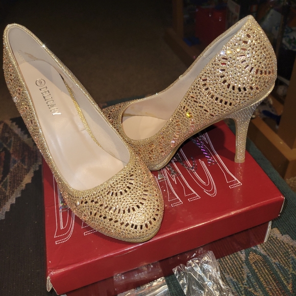 Rose gold close toe heels formal - Picture 1 of 12